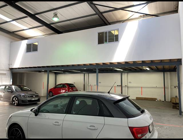 280M² WAREHOUSE RENTED IN WESTLAKE
